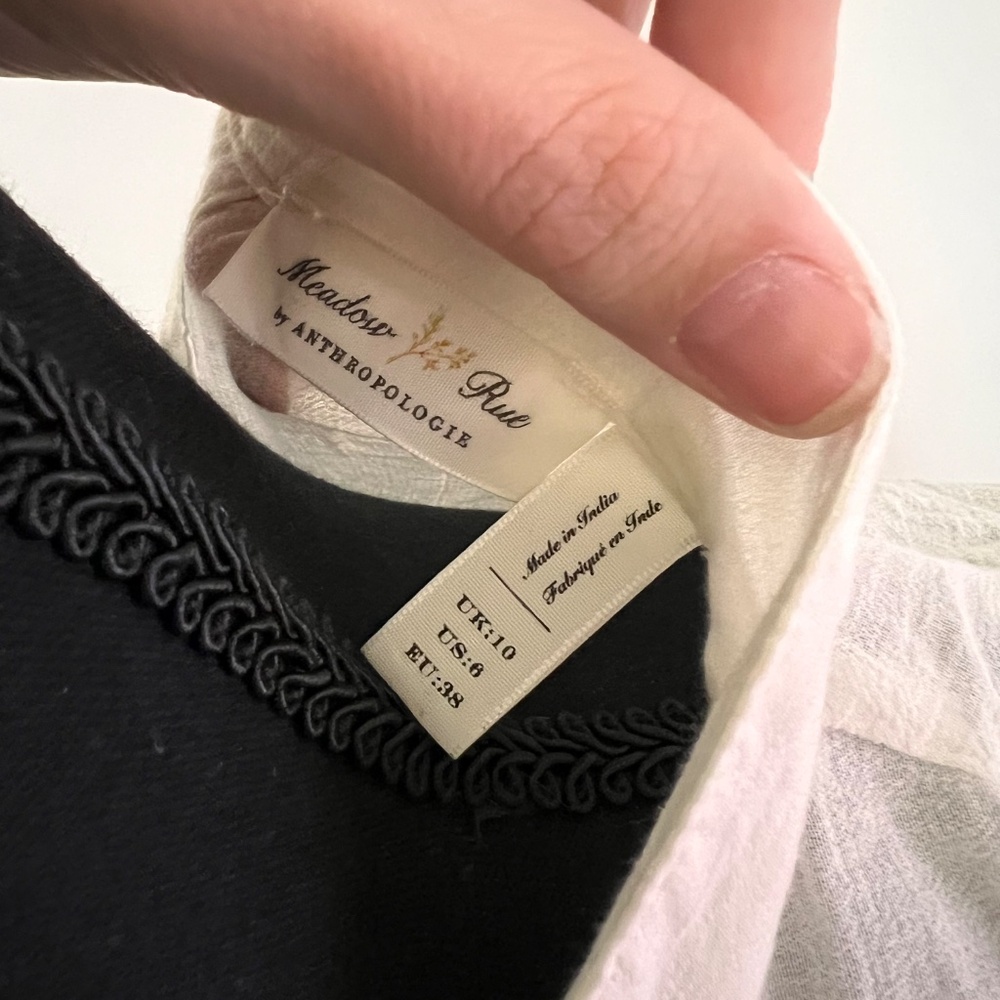 Meadow Rue Anthropologie Cream Blouse w Embroidery and Button Back - 6 - Picture 3 of 4